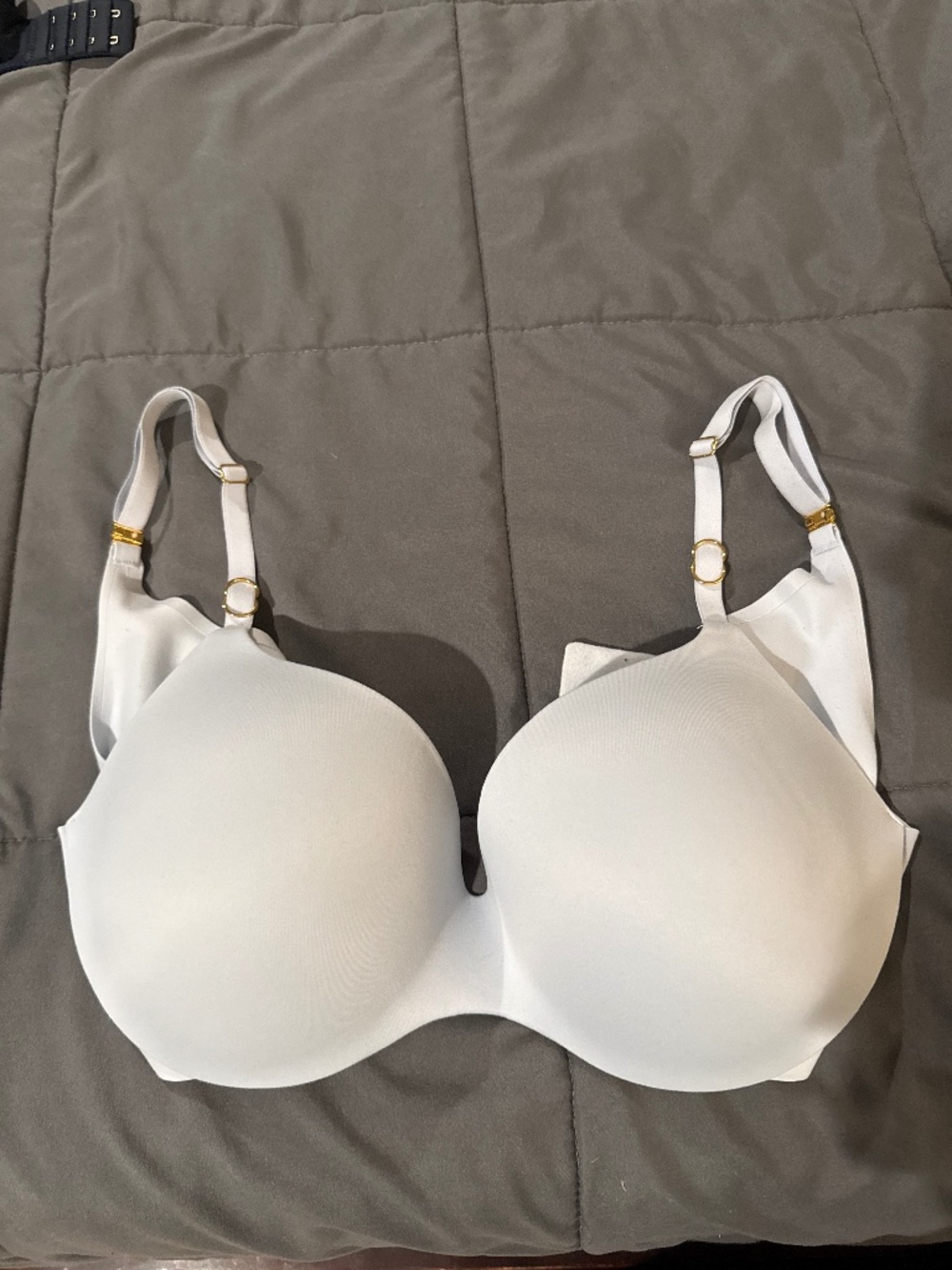 34 DD VS BRA